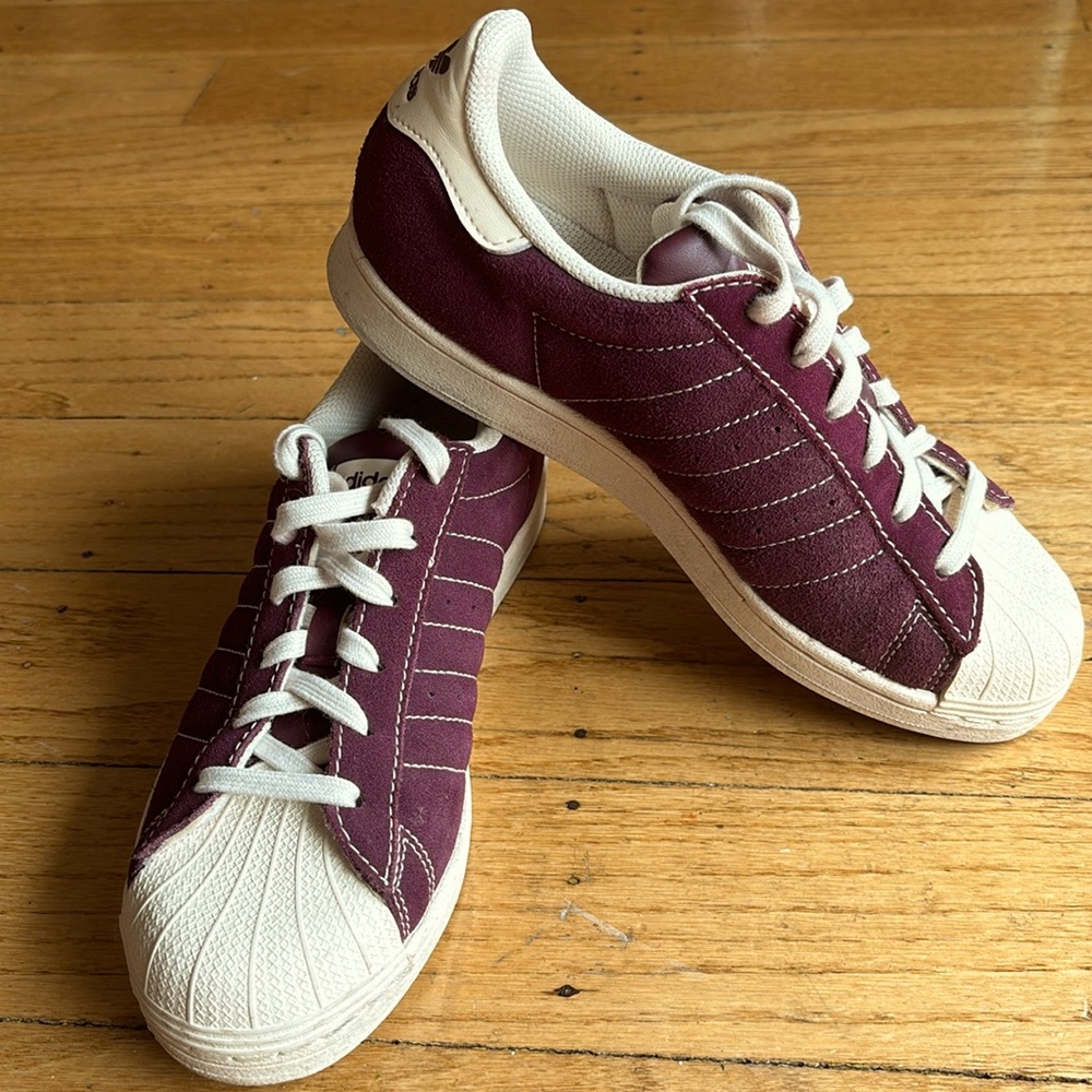 Women’s Adidas Superstar sneakers
